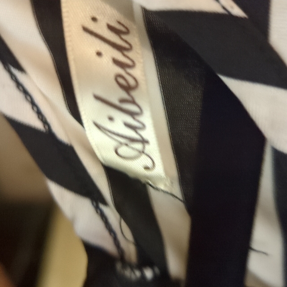Aibeili black and white dress. Women's size 4X - Picture 3 of 7
